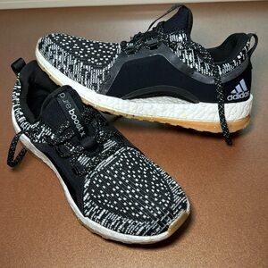 Women’s Adidas Pure Boost tennis shoes - size 7